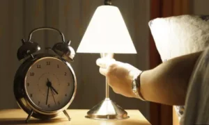 أسباب التعرق الليلي: دليل شامل